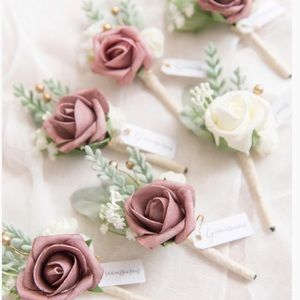Ling’s Moment set of 6 boutonnière- Dusty Rose and Cream NWT